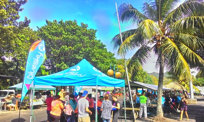 ラロトンガ島のWiFi（インターネット接続）は土曜朝マーケットの bluesky テントで買うとお得